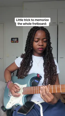 10 mins a day of this exercise will do wonders 🤞🏾 #beccasmelodies #guitarlesson #fretboard #guitarist #guitartok #fyp 