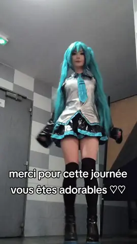Thank uuu #geekday #geekdaygeekday2025 #conventioncosplay #convention #cosplayer #miku 