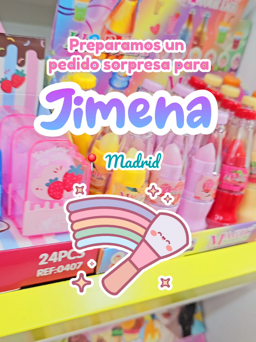 Preparamos un pedido sorpresa para Jimena. Se lo hacen sus papás y estoy segura que le va a encantar. 💜🥰 Mil gracias, familia, que lo disfrutéis 😊 . #emprendimiento #pequeñonegocio #pinticosmetics #thefruitcompany #cosmetics #cosmetica #kawaii #belleza #beauty #makeup #maquillaje #labialesasuertes #carameleradelabiales #lippiebags #lipbalm #lipgloss #luckyscoop #lipsluckycoop 