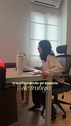 @pccomponentes está de aniversario y hay descuentos de hasta el 50%. Este setup lo armé con productos de @Alurin @Owlotech y la computadora de Alurin tiene muy buen rendimiento, lo uso para trabajar, editar y ver series. Además, la relación calidad-precio está increíble. Aprovecha este descuento y no te quedes sin el tuyo :) #ad #tecnologia #descuentos #pccomponentes #tips #silladetrabajo 