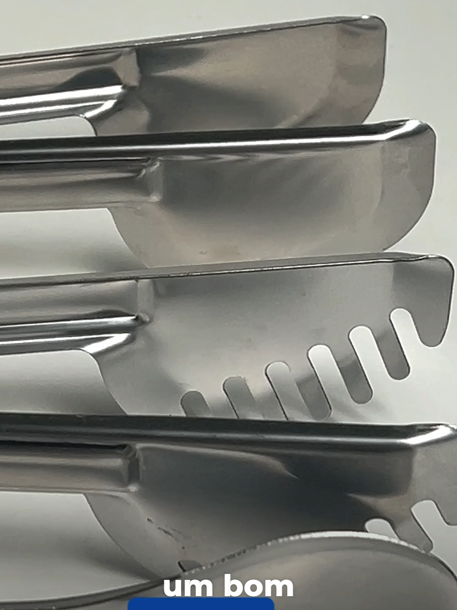 🍝🥗 Kit 3 Pegadores Inox 29cm – Massa, Salada e Muito Mais! Chega de improviso na cozinha! Com esse kit você serve tudo com praticidade e elegância: 👉 1 pegador de massa 👉 1 pegador de salada 👉 1 pegador universal Feitos em aço inox resistente, com acabamento profissional e tamanho ideal pra servir com firmeza e estilo! ✨ Alta durabilidade ✨ Fácil de lavar ✨ Design funcional e higiênico 🛒 Clica no carrinho e leva já o seu kit completo! #PegadorInox #KitCozinha #TikTokShops #utensilio #dicasdecozinha #cozinhandoemcasa #TikTokMeFezComprar #fyp #AngelHomebr