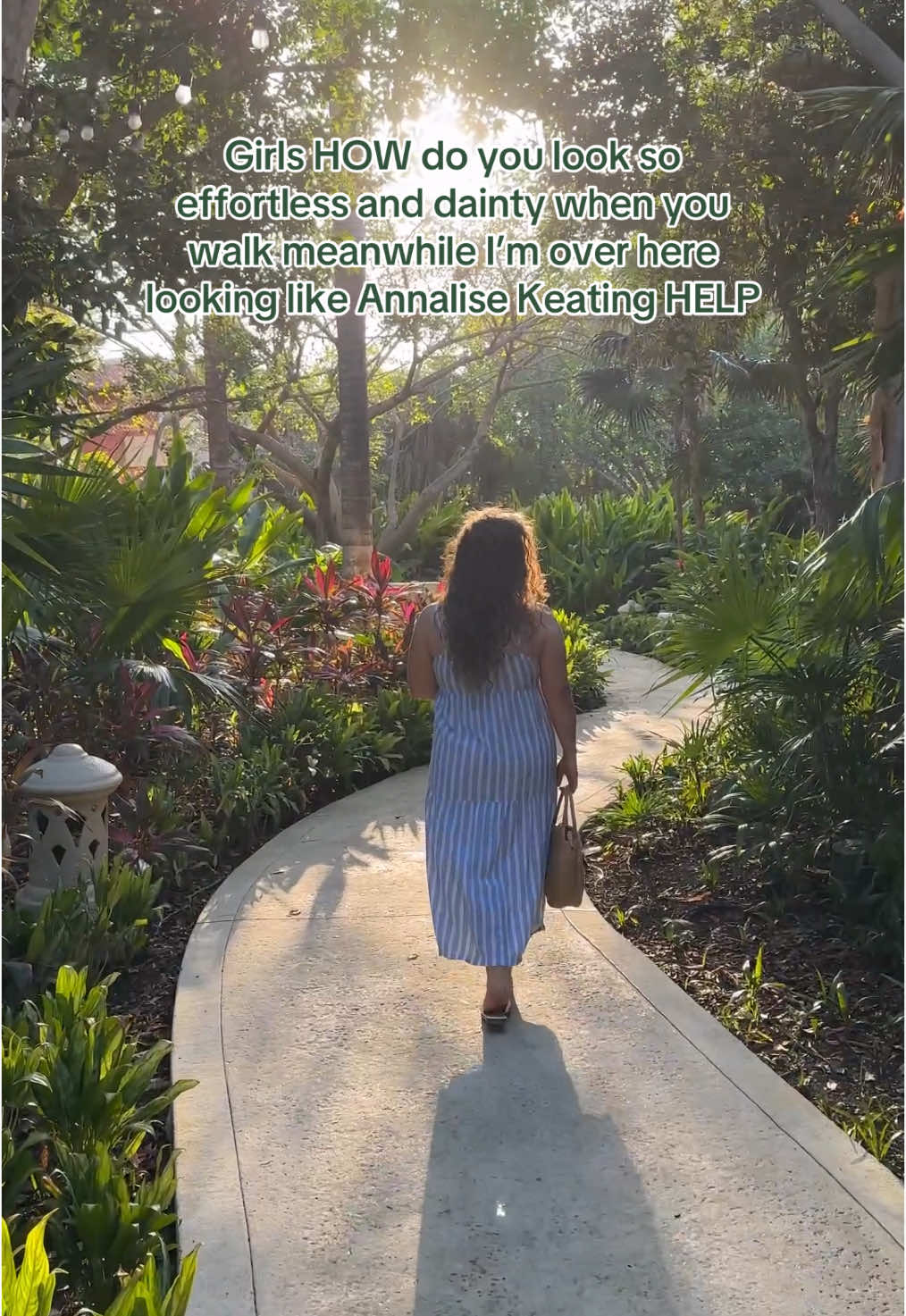 No shade to Viola, that woman is GORGEOUS but that walk in HTGAWM is not what I’m going for atm 🫠 I’m telling you, I will watch videos, tutorials, lay it on me 🤲🏻 #walkingonadream #annalisekeating #dametraveler 