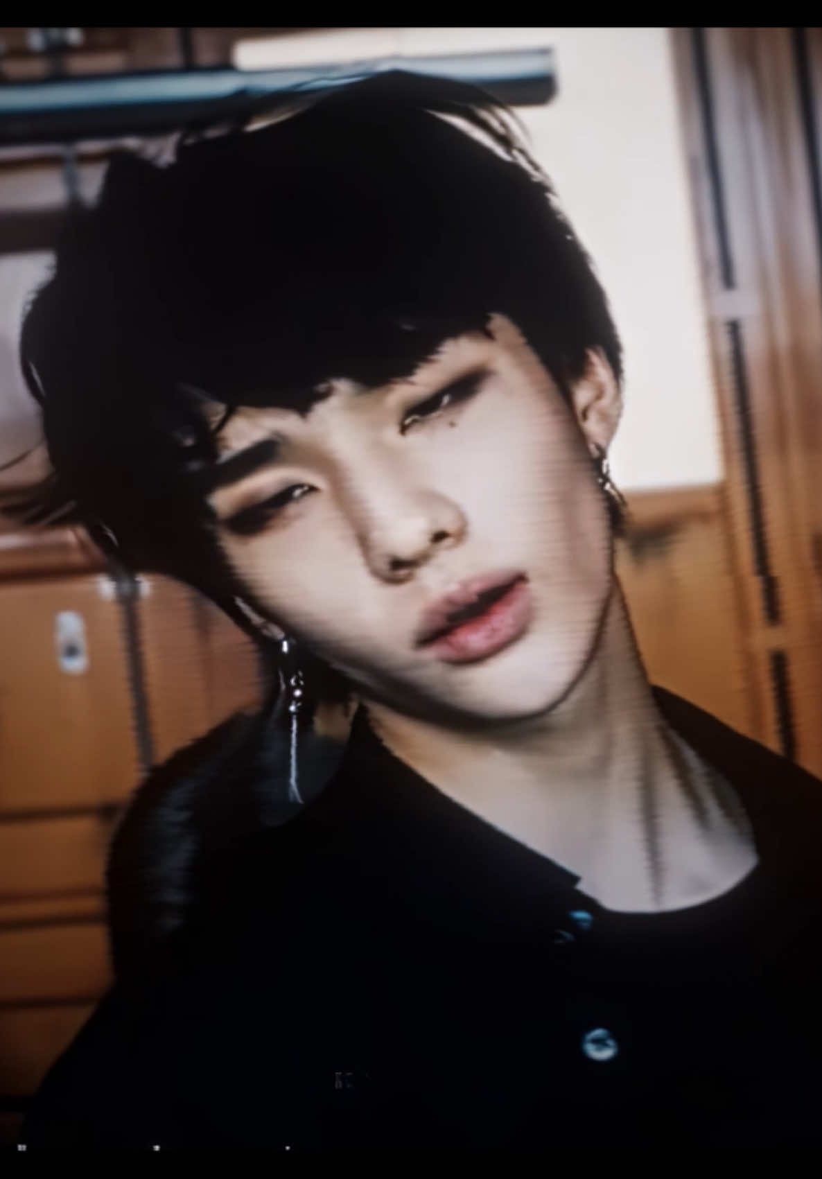i‘m a dog for this hyunjin, woof. Last post before my vacation :3 • • [ #alterunit #𝙫𝟯𝙣𝙪𝙨𝙜𝙧𝙥 #lurkgrpp #shluv© #heydaygrp #hyunjin #hyunjinedit #hwanghyunjin #hwanghyunjinedit #skz #straykids #straykidsedit #skzedit #fyp #kpop #trending #viral ]