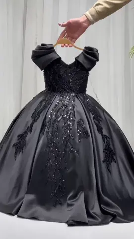 Looking for a black gown for the little flower girl? Come shop at kidz zone in London ilford IG1 1RS or shop online at happykidzzone.com #flowergirls #flowergirldress #childrengown #flowergirl #childrendress 