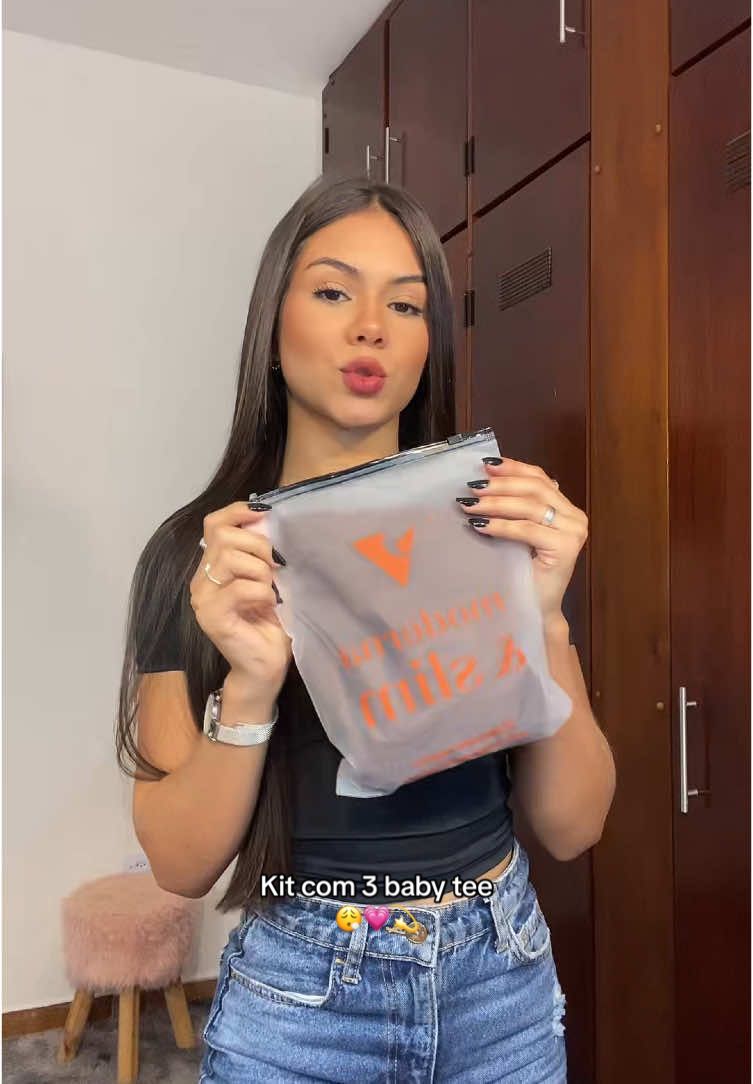 100% encantada com essas Baby Tee, já quero de outras cores 😮‍💨🤌🏻 #tiktokshopchegou #look #dicas #babytee #inspiracaodelook 