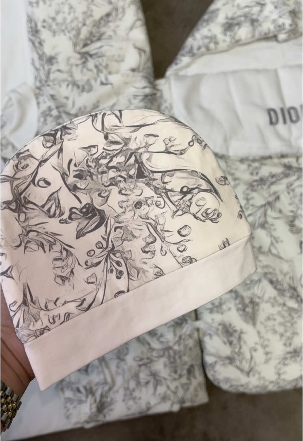 🤍In LOVE with this baby set🤍 #baby #babyset #newbornset #newborn #newborn #mom #momlife #newmom #newbornessentials #prettylittlebaby 🤍WEBSITE in the bio🤍