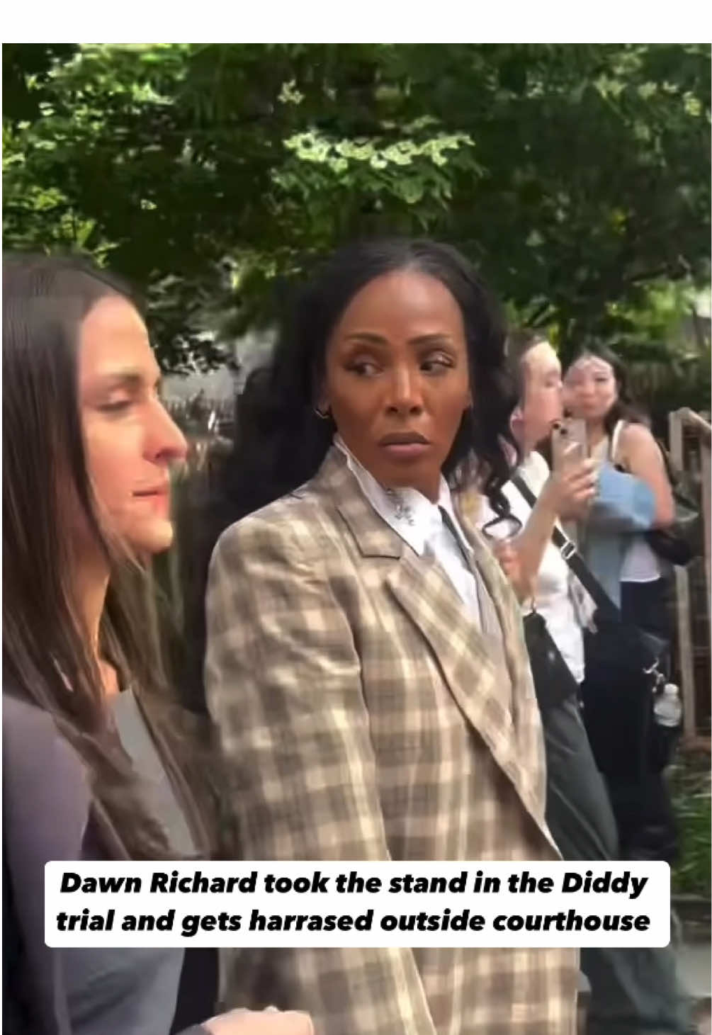 Dawn Richard took the stand in the Diddy trial day 5 and gets harrased outside courthouse 👀 #dawnrichard #diddy #diddytrial #cassie #nyc 