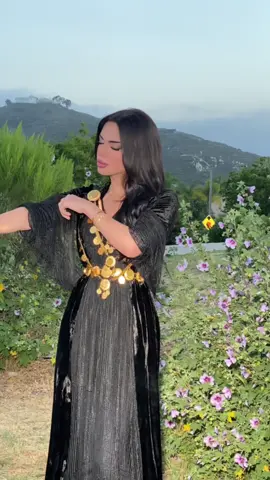 Makeup by @roy_makeup 