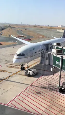 Beautiful Saudi Airlines Boeing 777-300ER #foryoupage #foryou #jeddahairport #fyppppppppppppppppppppppp #fyp #saudiarabia🇸🇦 #airline 