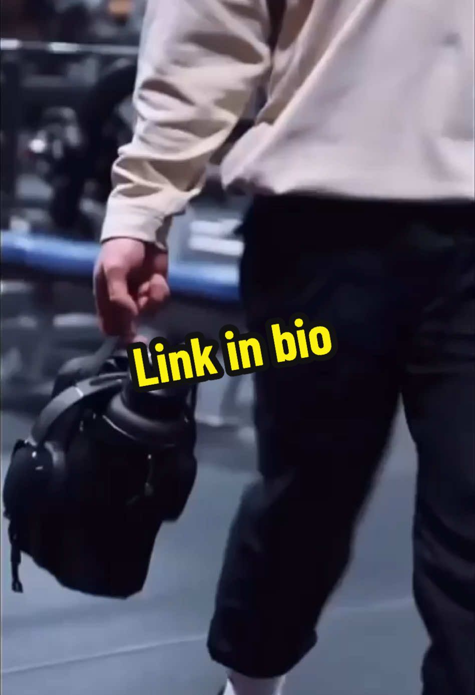 Gym bag problems? 😩 Get the ULTIMATE gym hack! This magnetic bag sticks to ANY metal surface. Keep your phone safe, your water close, and your focus on gains! 💪 magnetic = life-changing! 👇 Shop now! Link in Bio! #GymHack #MagneticBag #FitnessTips #GymLife #WorkoutGear #MustHave #GymBag #PowerMenShop