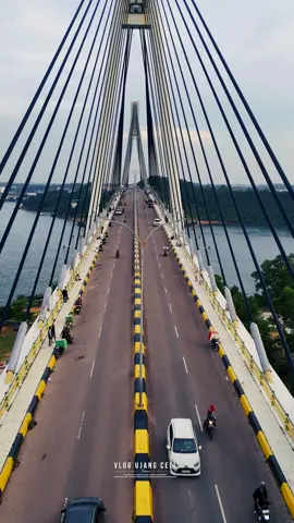 Jembatan 1 Barelang, Batam... Siapa nih yang pernah punya cerita manis, kenangan indah, atau momen tak terlupakan di sini? Coba angkat tangan dan teriak: “Gueee!” 🔊 #batamtiktok #viral #batam