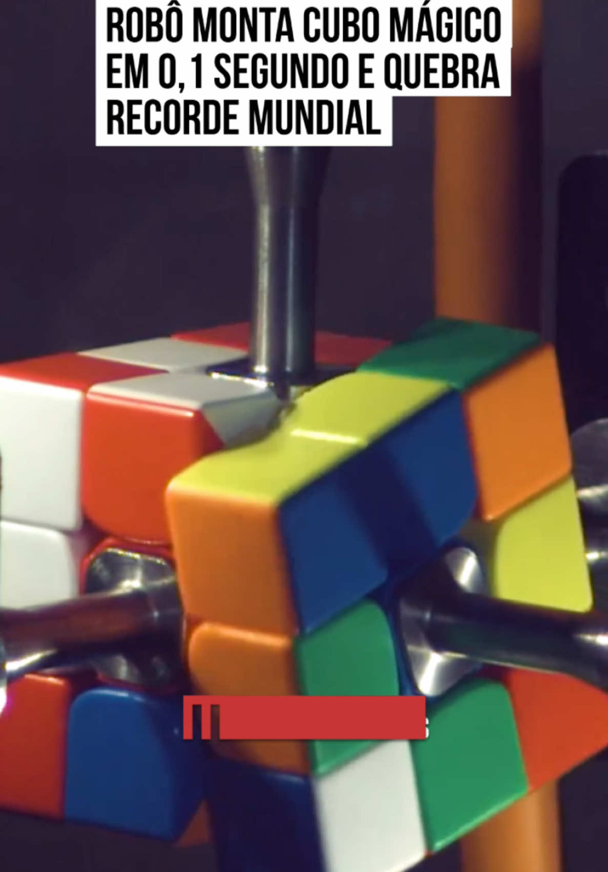 Um grupo de quatro estudantes da Universidade de #Purdue, nos #EstadosUnidos, construiu um robô capaz de montar um #cubomágico 3x3x3 em 0,103 segundos. O projeto entrou para o Livro dos Recordes e foi homologado pelo #GuinnessWorldRecords. A invenção foi construída por Matthew Patrohay, Junpei Ota, Aden Hurd e Alex Berta, todos alunos da Elmore Family School of Electrical and Computer Engineering da Universidade Purdue, em West Lafayette, Indiana, EUA. De acordo com Matthew Patrohay, o cubo foi resolvido em 103 milissegundos. “Um piscar de olhos humano leva cerca de 200 a 300 milissegundos. Então, antes mesmo de você perceber que está se movendo, nós o resolvemos”, contou. O estudante contou ainda que foi inspirado por um recordista e queria tentar o mesmo. Ele se juntou a amigos e criou o robô, nomeado Cubo de Purdubik. O robô foi criado para reconhecer cores e desenvolver os próprios algoritmos personalizados, otimizados para executar a solução em um tempo extremamente rápido. “Sempre digo que minha inspiração veio de um antigo recordista mundial. No ensino médio, vi um vídeo de alunos do MIT resolvendo o cubo em 380 milissegundos. Pensei: ‘Que projeto incrível. Adoraria tentar superá-lo algum dia’. Agora estou aqui na Purdue, provando que podemos ir ainda mais rápido”, relata Matthew. A tentativa oficial foi realizada no dia 21 de abril. #TikTokNoticias