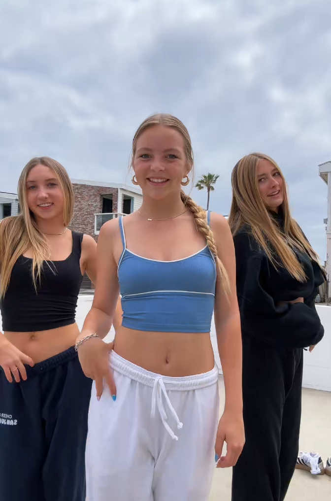 my girls 🤍🌊 @devv_robertsonn @carlie schafer #foryoupage #foryou #fyp #trend #trending #dancetrend #dance #dancer #trio #blonde #beach 