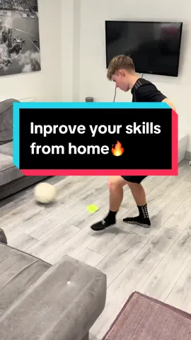 Improve your skills from home🔥 #footballtraining #soccertraining #footballdrills #soccerdrills #homeworkout #athomeworkout #hometraining 