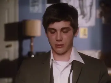 o filme q me deu crise existêncial aí | #theperksofbeingawallflower #theperksofbeingawallfloweredit #asvantagensdeserinvisível #asvantagensdeserinvisíveledit #charliekelmeckis 