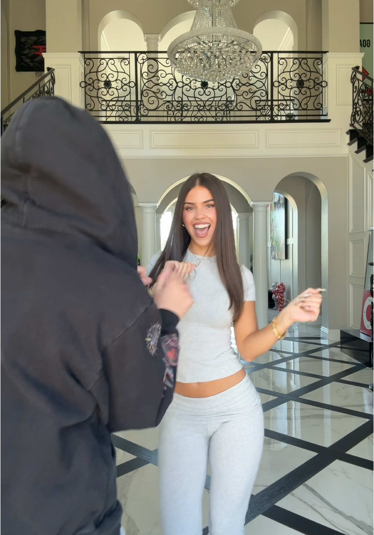 Guess whoooo🤩