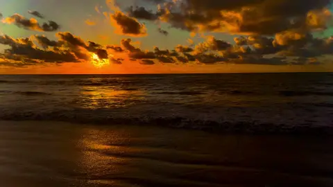 Sunset #cinematic #cinematography #videography #travel #filmmaking #fyp #sunset #sunsets #4k #beach #praia #fyyyyyyyyyyyyyyyy #foryoupage #real #viral
