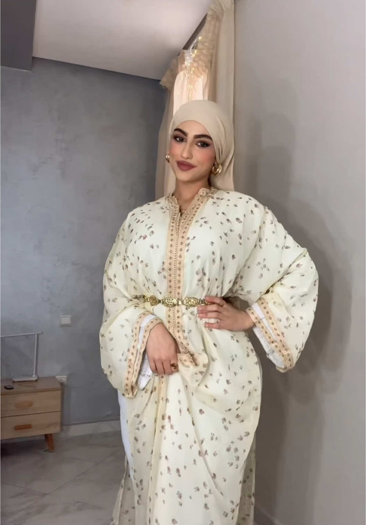 تكشيطة بالرّاندة من 35سنة، خيطتها يد ماما وخيطات معاها الذكريات… وأنا اليوم كنلبسها بفخر 💫