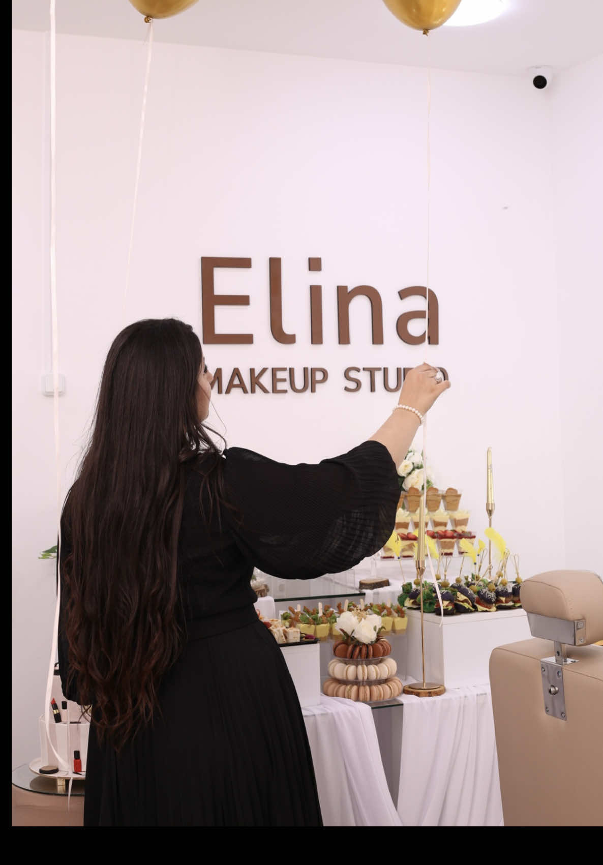 🖤 Nouveau salon à découvrir à Douéra ! Bienvenue chez Elina Makeup Studio ✨ Un espace chic, moderne et dédié à votre beauté. 💄 Maquillage pro 💇‍♀️ Coiffure & soins 🌿 Ambiance chaleureuse 📍 Douéra Alger  📲 Réservation sur WhatsApp 0553729290 #ElinaMakeupStudio #OuvertureSalon #elinamua #الشعب_الصيني_ماله_حل😂😂 #fyp #dz   #BeautéProfessionnelle #MakeupArtist #SalonChic