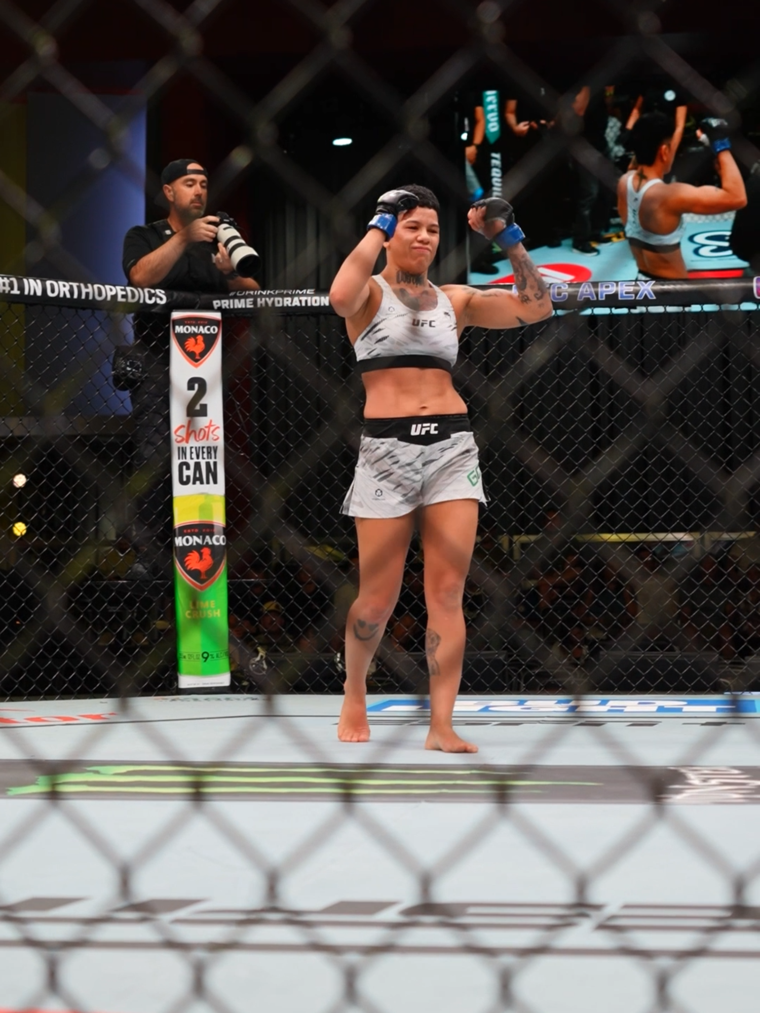 Denise Gomes extends her win streak to 3 with a TKO victory in round two 😮‍💨 #UFC #mma #denisegomes
