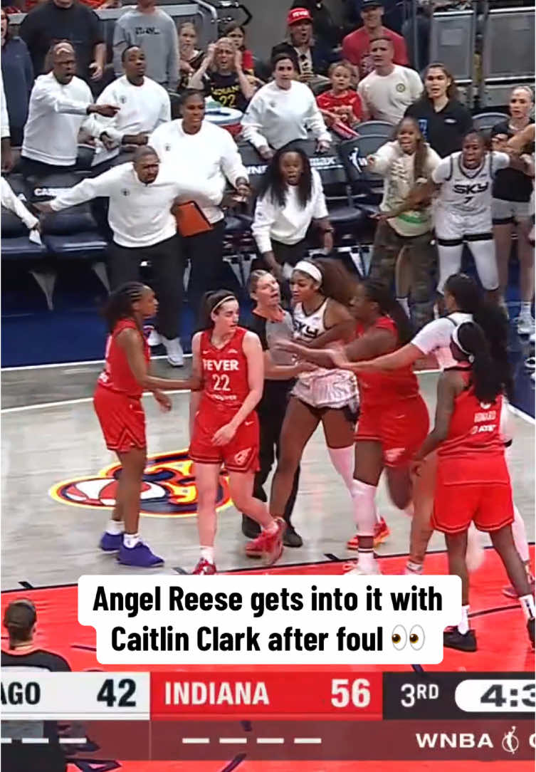 😳 #WNBA #basketball #angelreese #caitlinclark 