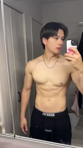 お腹空いた。 #減量 #減量中 #筋トレ #筋トレ男子 #トレーニング #トレーニング男子 #トレーニー #美容系男子 #trending #weight #handsomeboy #handsomeman #handsome #handsomeguy 