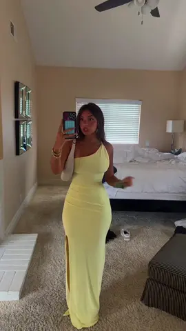 it’s yellow pls i’d never wear white😭😭