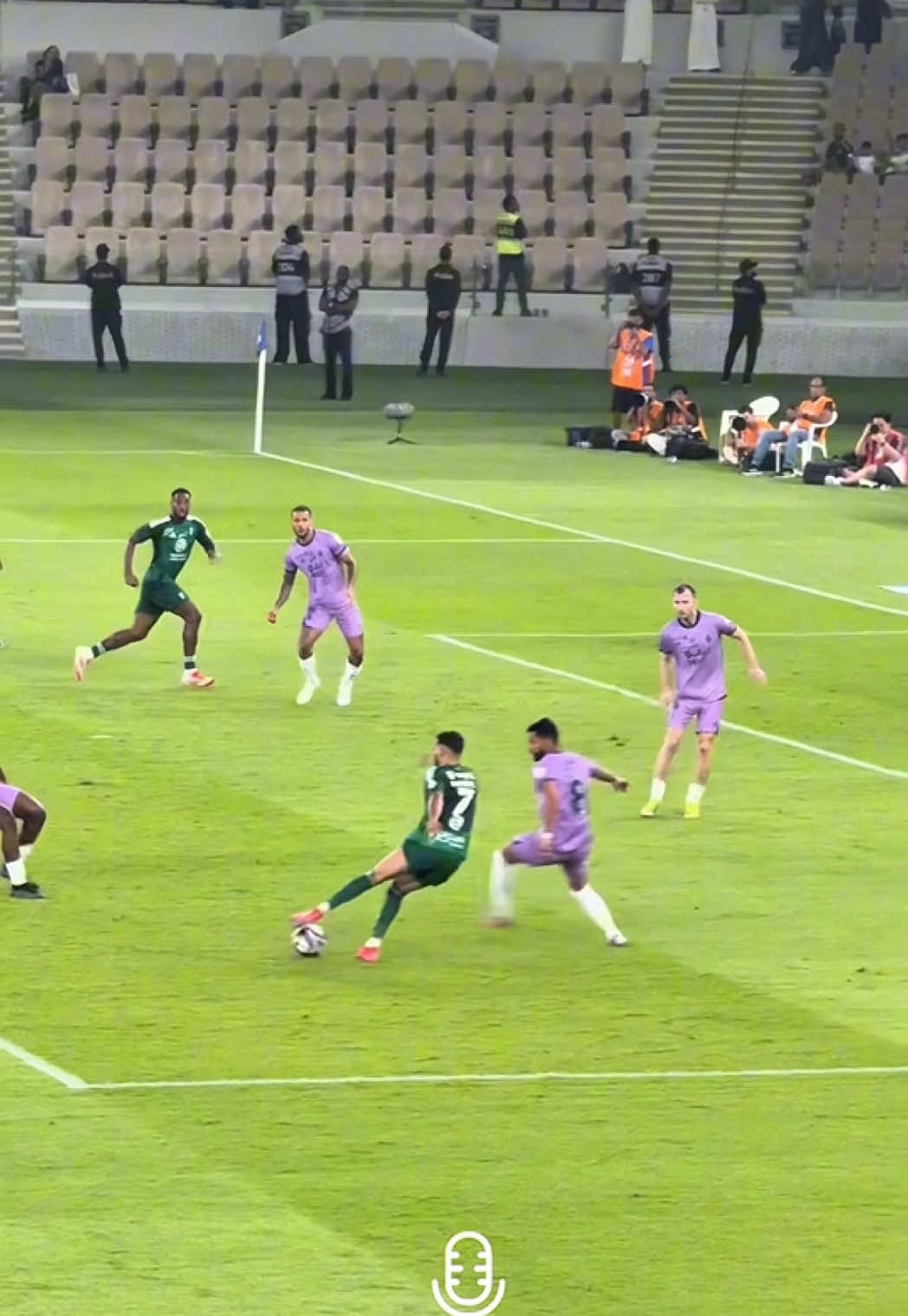 مهارة رياض المفضلة والمعتادة 🤯🥶🇩🇿 #sportsontiktok #الرياضة_على_التيك_توك #محرز #الجزائر 