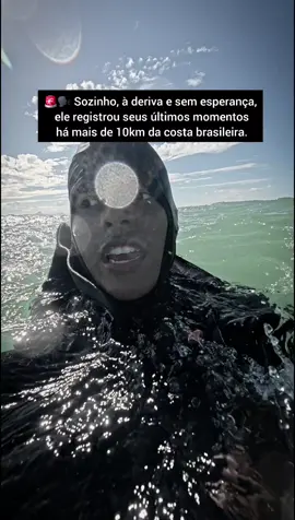 Eu sei que parece cena de filme, ou até algo forçado — eu mesmo não acreditaria se ouvisse de alguém. Mas só fiz essas filmagens porque achei que ninguém jamais me encontraria… e que, talvez, um dia, alguém encontrasse aquela câmera. Então, disse tudo que estava no meu pensamento, sem filtro. No dia 9 de maio, saí para realizar uma travessia de quase 100 km no mar, usando apenas uma prancha. Era pra ser mais uma missão radical, dividida em dois dias... até que tudo saiu do controle. No km 30, durante um momento de distração, caí da prancha. Nada demais – se o lash (a corda que me prende à prancha) não tivesse estourado. A partir daí, tudo aconteceu muito rápido: a correnteza estava forte, puxando tudo para longe da costa, e os ventos intensos empurraram a prancha ainda mais rápido para o alto-mar. Por ser leve e sem resistência, ela foi arrastada em alta velocidade — levando junto todos os meus equipamentos, comunicação e segurança. Nadei com tudo que tinha. Deixei roupas e remo pra trás. Cheguei a menos de 10 metros da prancha... até meu corpo não aguentar mais. Foi aí que precisei tomar a decisão mais difícil da minha vida: abandonar tudo e tentar sobreviver. Fiquei à deriva. Sozinho. A mais de 10 km da costa. Sem comunicação. Sem plano B. Me tornei um fantasma no mar. E foi ali, no meio do nada, que comecei a gravar. Me despedi da minha família, da minha namorada... e deixei registrado tudo que eu sentia, esperando que alguém, um dia, encontrasse aquela câmera boiando. Depois de mais de 3 horas à deriva, já quase apagando de frio e desidratação, fiz um último pedido: que Deus me enviasse um anjo. E Ele enviou. Um barco com três pescadores surgiu no horizonte. Eles me viram. Me resgataram. E me levaram até Guarapari. Hoje, posso dizer: eu vivi um milagre. Se isso te tocou de alguma forma, compartilhe. Isso pode salvar vidas. #mar #aventura #acidente #fypシ゚ #vira 