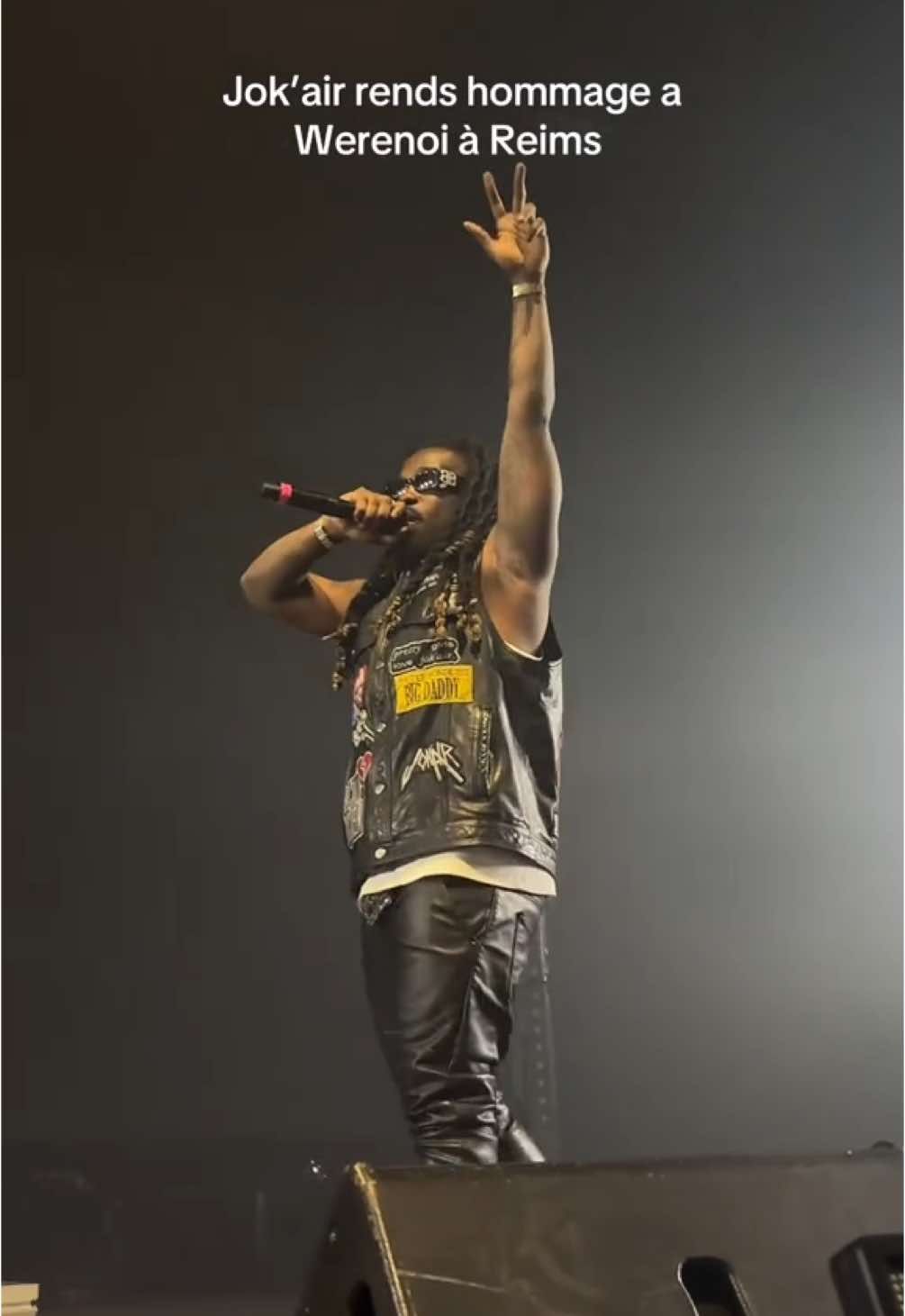 Jok’air rends hommage à werenoi pendant son concert à Reims #werenoi #jokair #concert #antdt 