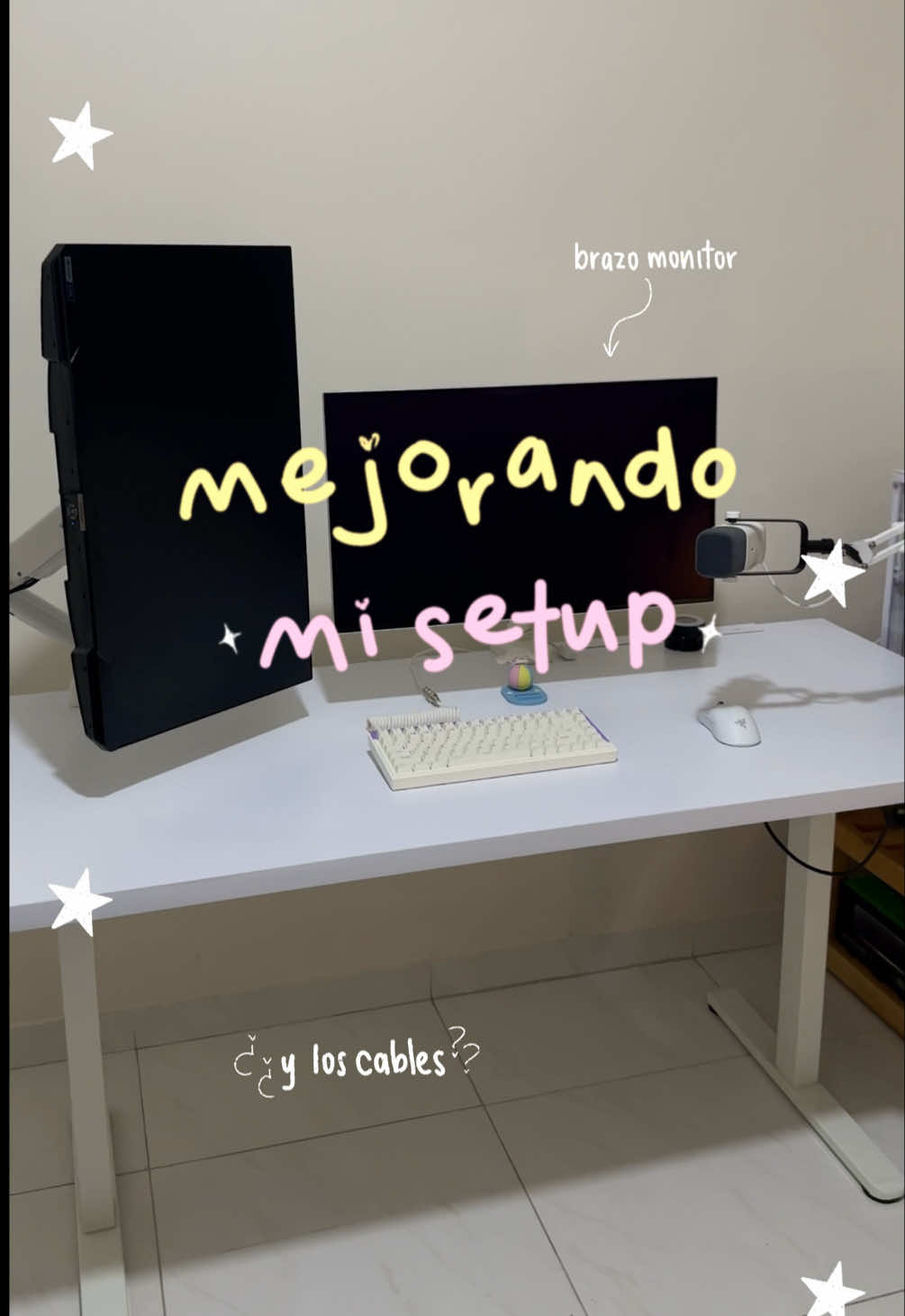 Así organizo los cables, en un escritorio elevable, sin complicarme la vida 😌  Hacer esto es lo mejor que le ha pasado a mi setup ya que no tengo que estar levantando los cables para barrer y trapear.  Aproveché en instalar un brazo para mi monitor oled y un cable enrollado (coiled cable) para mi teclado, haciendo que mi escritorio se vea más limpio y espacioso.  Espero estos tips de organización te sirvan en tu setup 🥰 #techtok #techtoktips #cabletmanagment #creatorsearchinsights #cableorganization #deskorganization #cleandesk #cleansetup #monitorarm #coiledcable #desksetup #desktop #organizationhacks #cleaninghacks #cleanwithme #organizaconmigo 