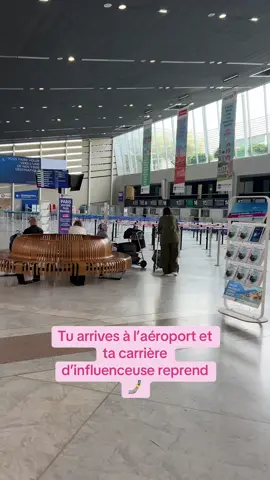 Ta carrière d’influenceuse peut reprendre en arrivant à l’aéroport ✈️, tu as reconnu l’aéroport ? #influenceuse #aeroport #voyage 