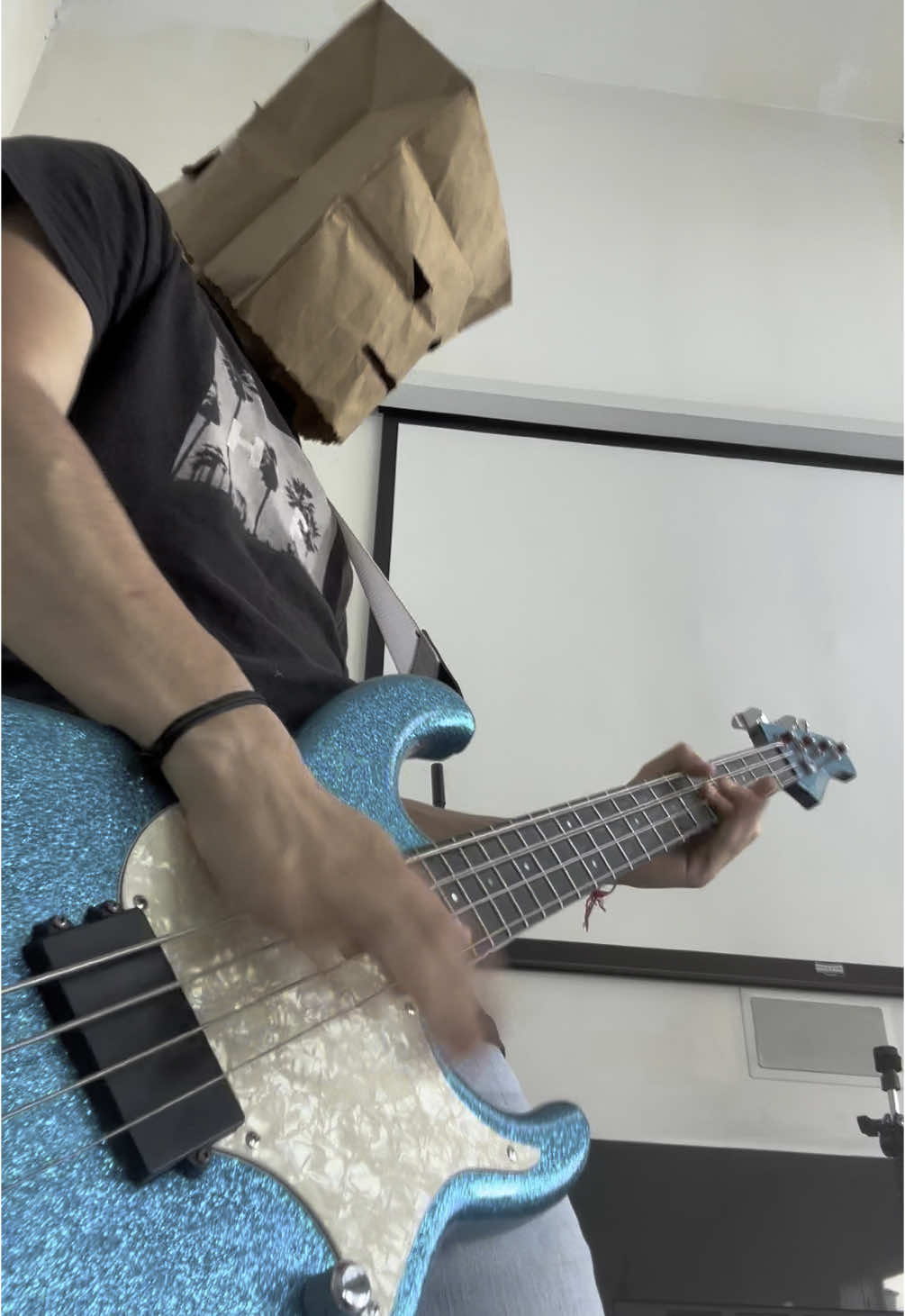 Krill… #Slapbass #Bassplayer #Basssolo #Funkbass #MusiciansOfTikTok #flea 