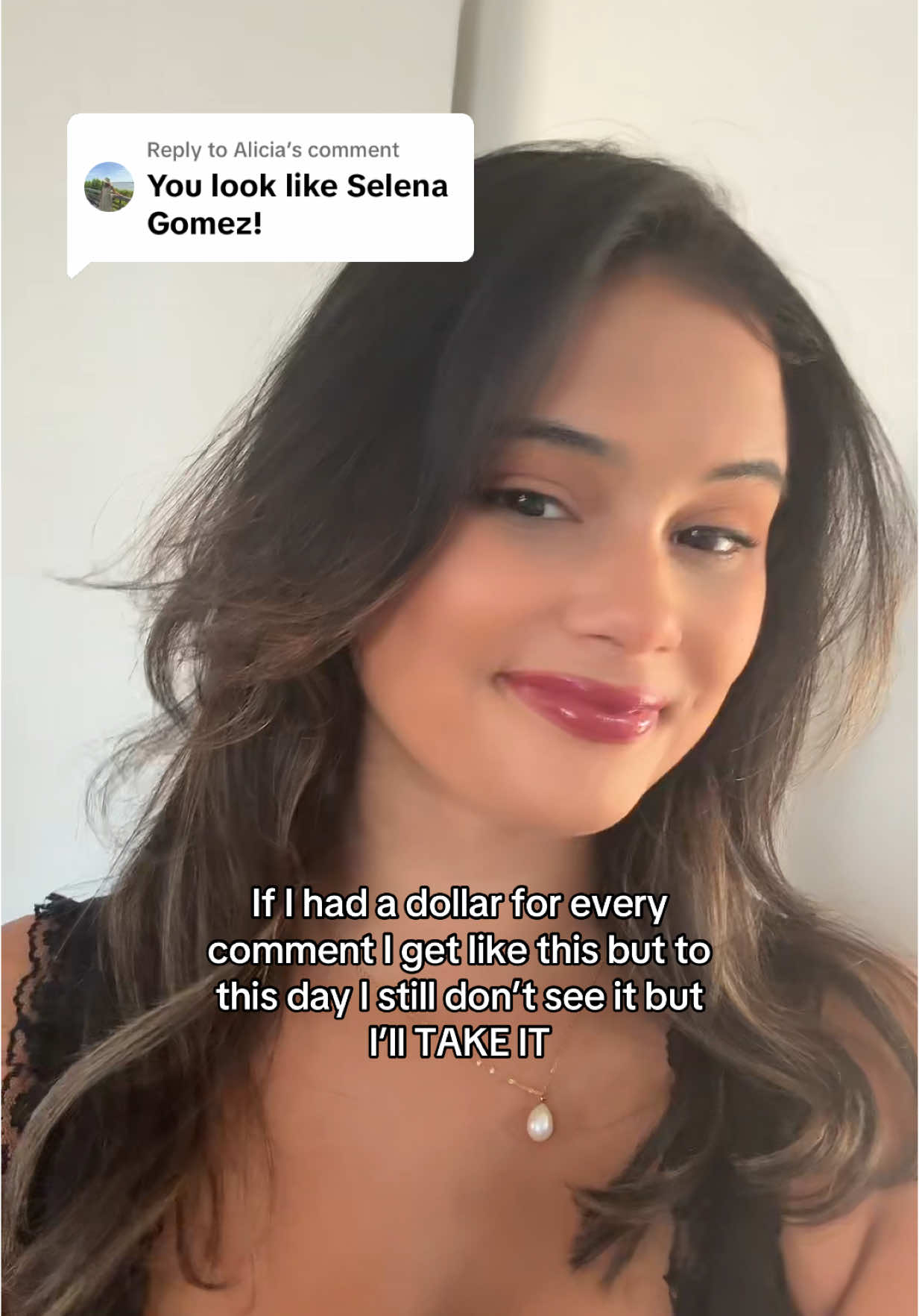 Replying to @Alicia Selena girl I guess we might be sisters? #selenagomez #celebritydoppleganger #selena #latinastiktok 