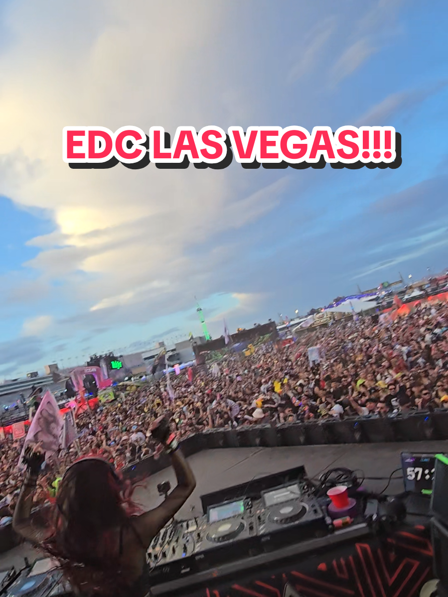 It takes a village!!! Squad we did a thing 🙌 #edclasvegas #edc #edclv  @Insomniac @EDC 