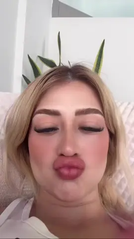 #ValeriaMarquez 