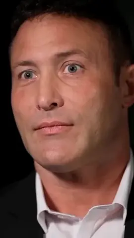 “Apex predators don’t eat salad.” This doctor hasn’t eaten a single vegetable in over 5 years. Why? He believes: 🧬 Meat delivers all essential nutrients. 🌱 Plants provide nothing essential that meat can’t. 🔥 For peak health? He says skip plants altogether. Follow @timelessbear for more content. #CarnivoreDiet #AnimalBasedNutrition #MeatIsMedicine #HealthDebates