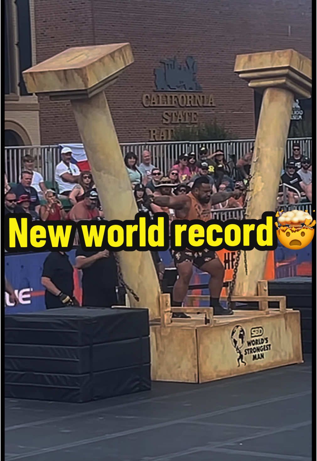 Eddie Williams with a New world record on the Hercules hold(1min22sec)🤯 #worldstrongestman #strengthtok #GymTok 