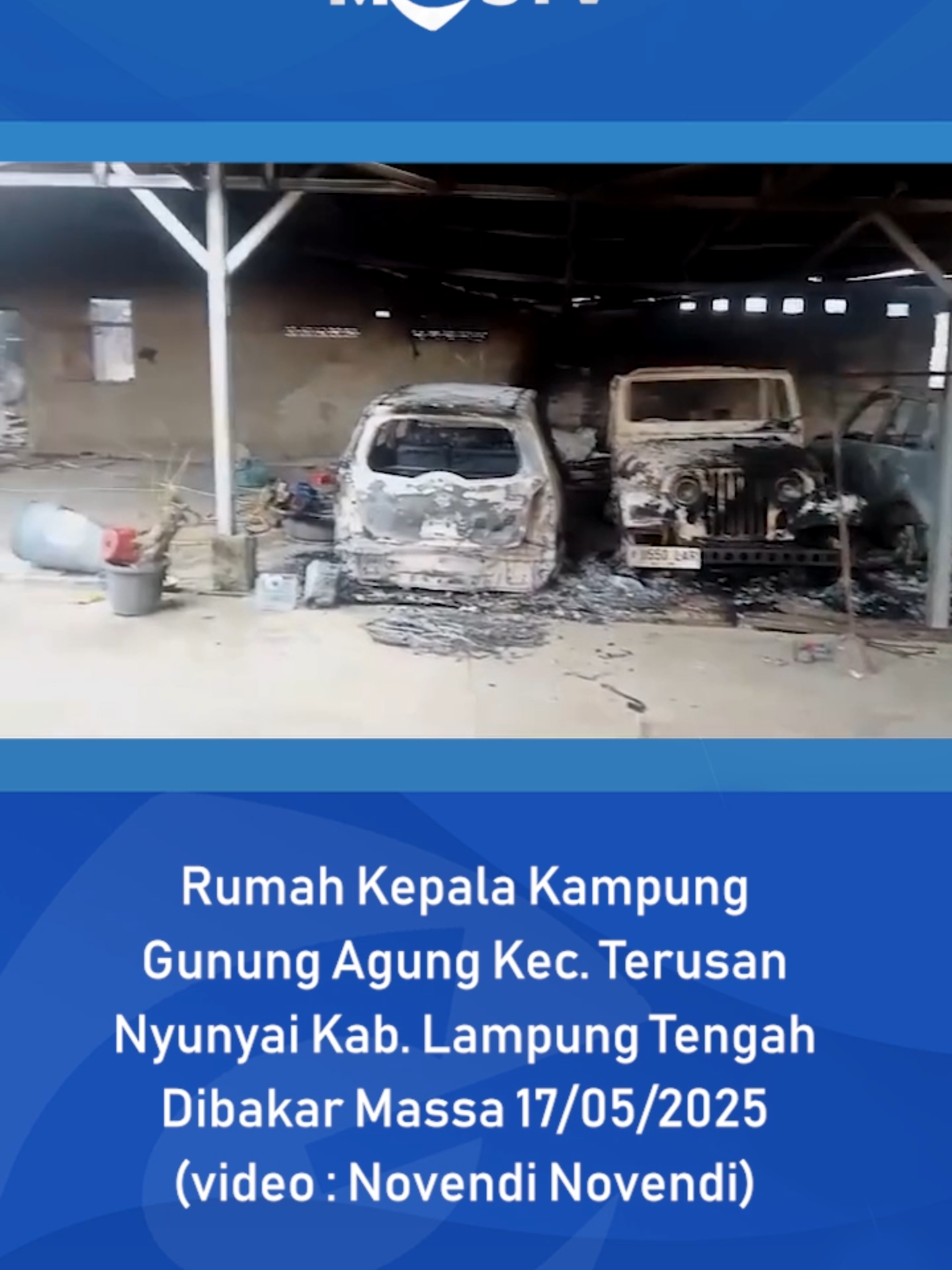 RUMAH KEPALA KAMPUNG DI LAMPUNG TENGAH DIBAKAR RATUSAN WARGA Rumah Kepala Kampung Gunung Agung, Kecamatan Terusan Nunyai, Kabupaten Lampung Tengah ludes dibakar massa, Sabtu (17/5/2025).  Pembakaran rumah diduga bagian dari rentetan panjang keresahan masyarakat setelah salah satu warga memergoki Sukardi menjual 400 karung beras bansos seberat 4 ton dibeli seharga Rp 36 juta ke Pondok Pesantren di Kabupaten Tulangbawang Barat pada Senin (27/1/2025).