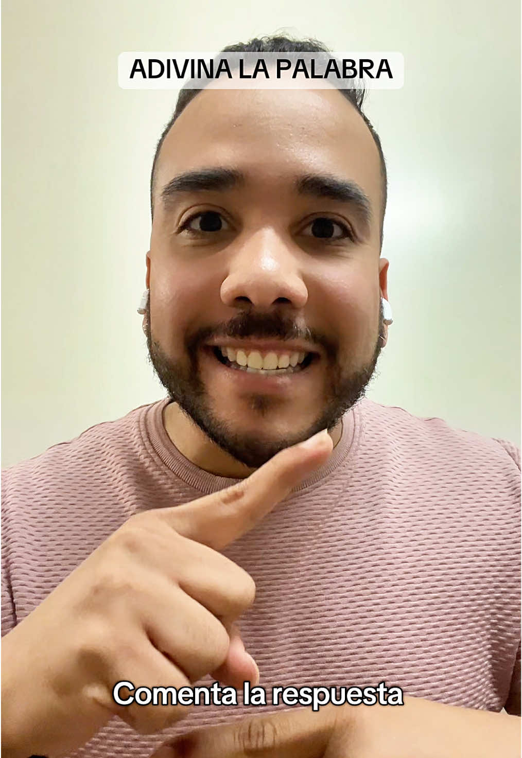 🤔 ¿Puedes adivinar qué palabra estoy haciendo? 🖐️ Pista: Es alguien que siempre está ahí para ti. 👇 Escribe tu respuesta en los comentarios y etiqueta a esa persona especial. 🔔 ¡Sígueme para aprender más señas! #Adivina #LenguaDeSeñas #Desafio #AprendeEnTikTok  #TikTokEducativo 