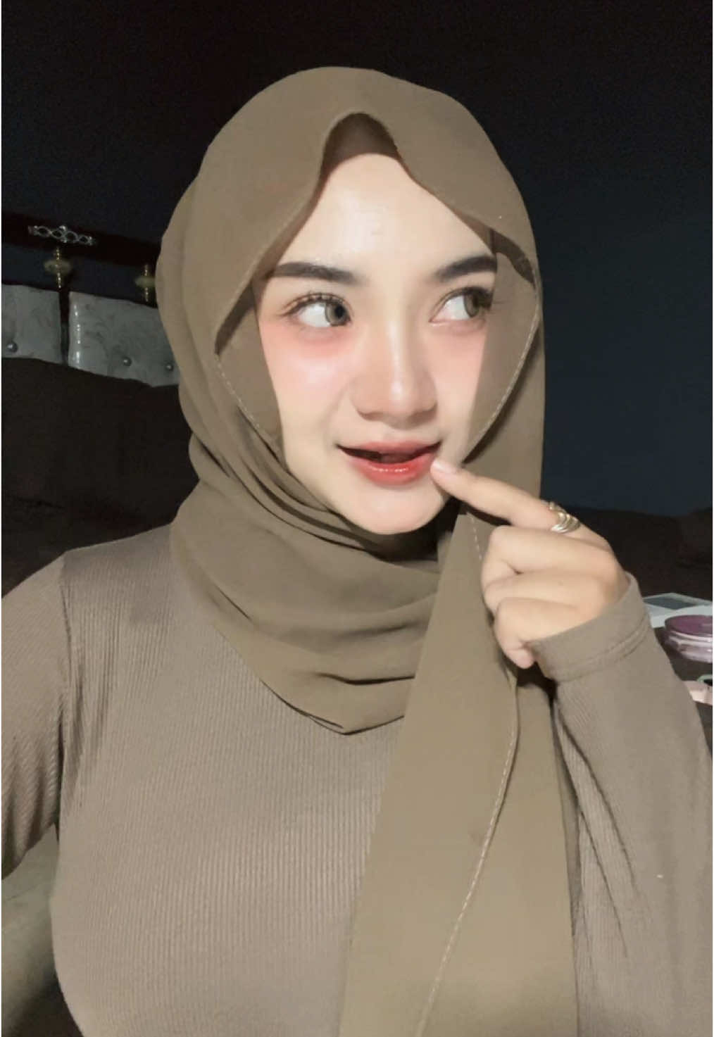 cepett editin yg suka nyuruh pose kawaii 🤏🏻