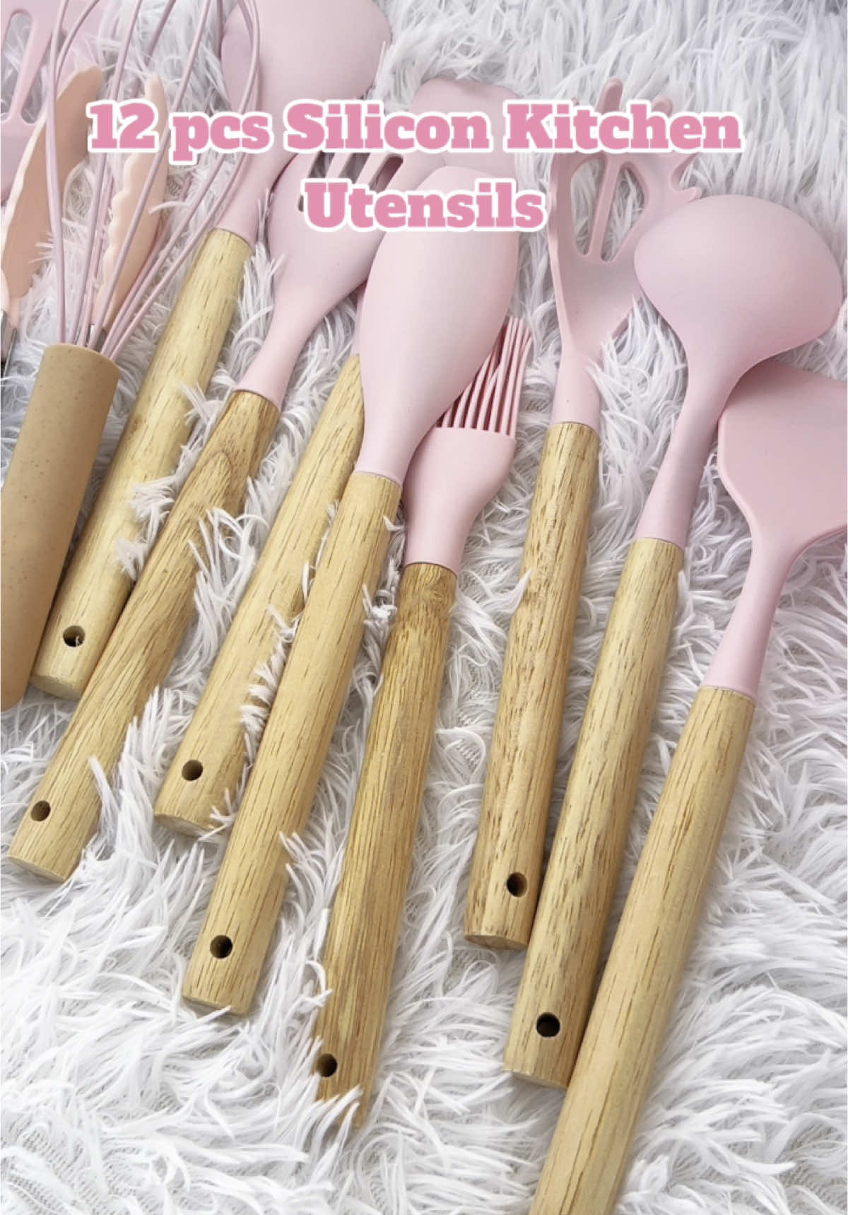 Heyyy babbess tignan nyo naman kung gaano ka pretty mga pink utensils ko for only 200+ meron ka ng set ng ganito perfect sa mga living alone and lakas maka aesthetic sa kusina #pink #cooking #KitchenHacks 