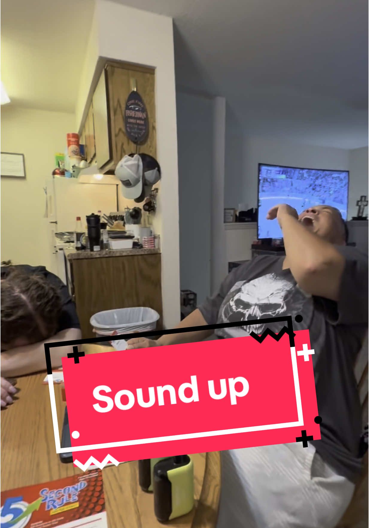 😂😂. There is so much going on here. Sound on! #soundup #fart #wow #cantstoplaughing #itgetsbetter 