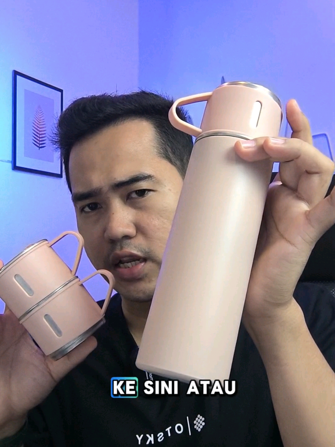 Tumbler ini dilengkapi dengan 3 cangir, cocok banget dibawa saat bepergian, bisa menjaga air tetap panas  #thumbler #thumblerstainless #thumblermurah #termos #termosmini #termosairpanas #cuantanpabatas #derahidayat 