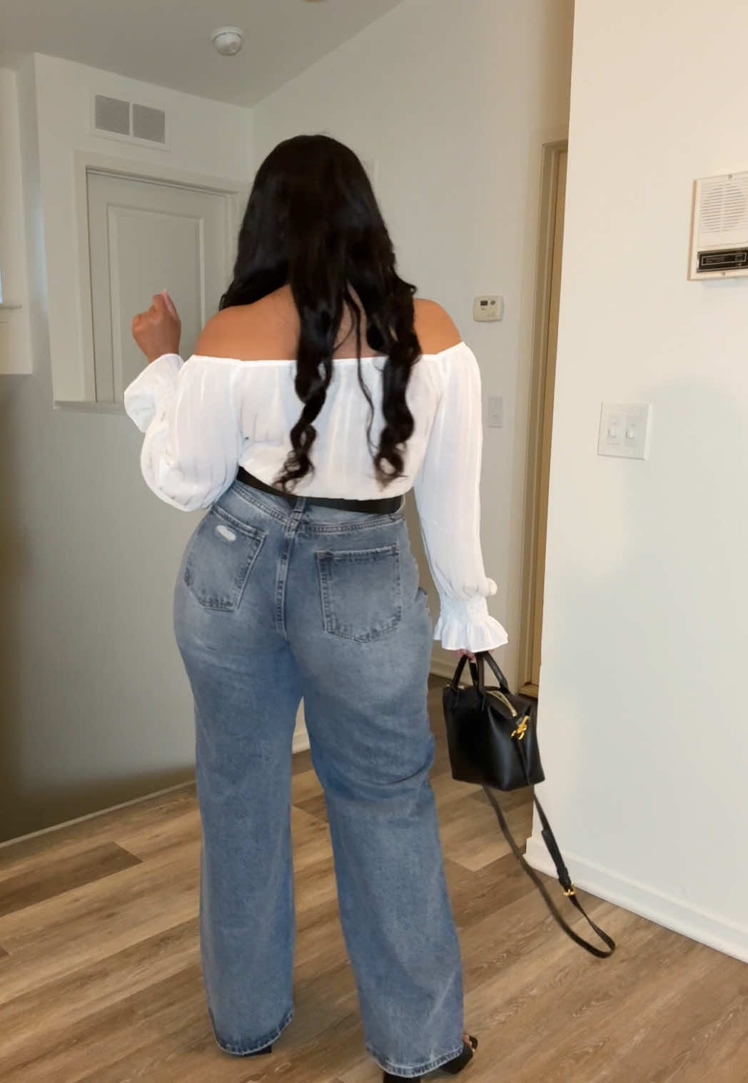 Quick outfit of the day/outfit of the night giving 90’s vibes! #ootdinspo #ootnight #outfitinspo #fashion #fashiontiktok #TikTokShop #fashionnova 