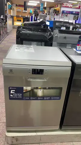 Máy rửa bát chỉ nhỉnh 11tr của electrolux