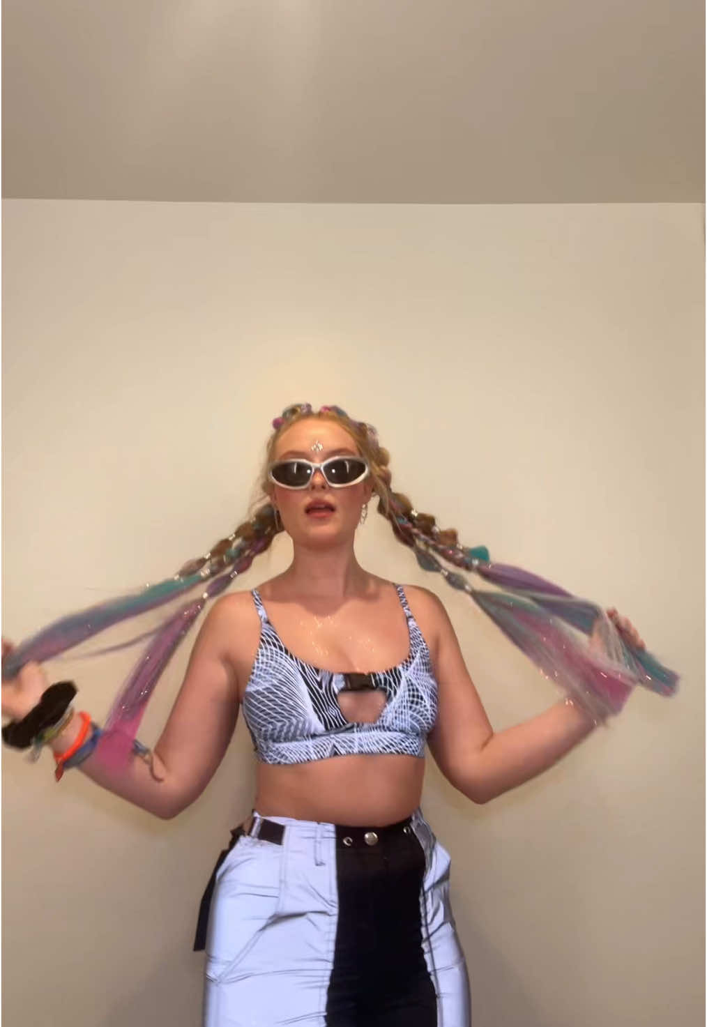 EDC DAY 2 🪩🕶️ Afrojack 😵‍💫 #ootdfashion #edc #lasvegas #outfit #rave #edclasvegas #2025 #trending #PLUR #fyp #afrojack @EDC 