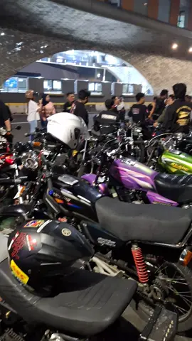 umur boleh muda ,tapi selera tetap yg motor tua#rxking #berandafyp #rxkingblayer #twostroke #kotajakarta #fyp 