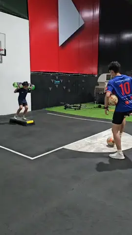 พัฒนาอย่างต่อเนื่อง ด้วยวินัย ความสม่ำเสมอ และรูปแบบโปรแกรม Progress Performance🆙 #playstrongperformanceathletics #sportperformance #strengthconditioning #sporttaining #athletics #kidtraining #football #pspa