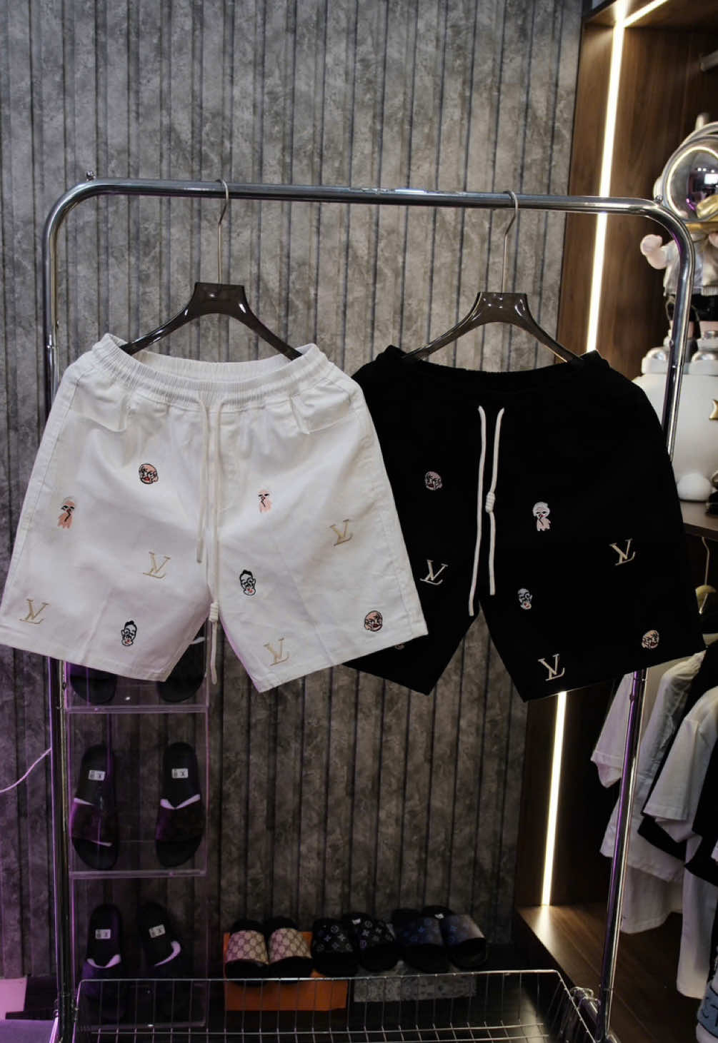 Bộ đôi short vừa ra mắt,quần nhận về hoạ tiết sẽ đủ nét nhé các ông cứ yên tâm#thoitrangboypho #quanshortnam #quannamdep #xuhuongthoitrang #thoitrangnam #quan #quanshortjean #shortjeannam #shortjeannam #thebestclothes 